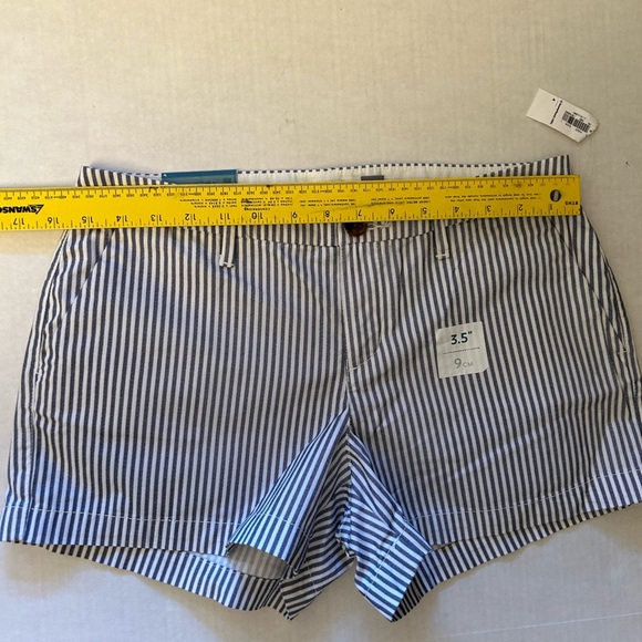 Old Navy flat front Railroad Stripe Shorts w/front pockets NWT. Sz-4. E11 - Picture 8 of 10